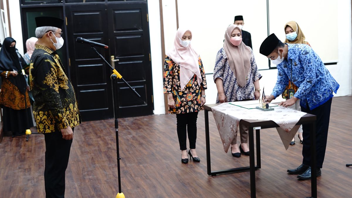 PELANTIKAN PENGAMBILAN SUMPAH CPNS MENJADI PNS DI PENGADILAN TINGGI GORONTALO