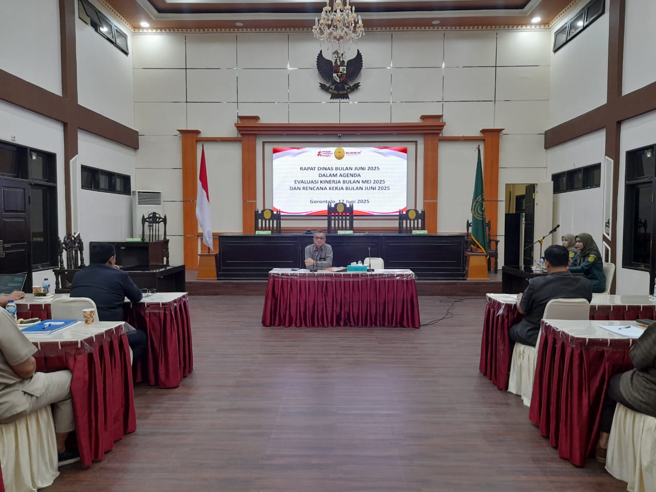 Ketua Pengadilan Tinggi Gorontalo Pimpin Rapat Evaluasi Kinerja Dan Rencana Kerja Bulanan